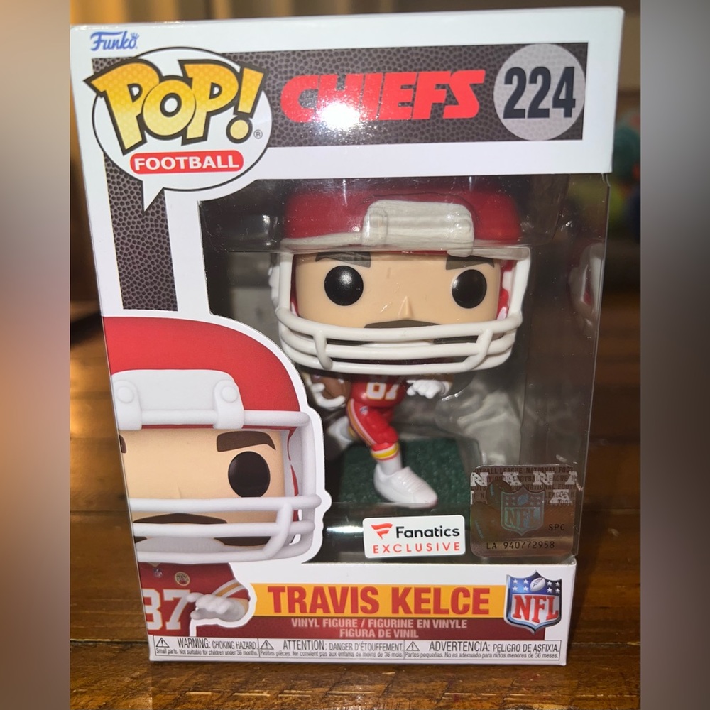 Funko Pop! NFL Kansas City Chiefs - Travis Kelce Limited Exclusive Figure #224